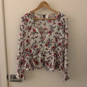 NWOT H&M White floral blouse